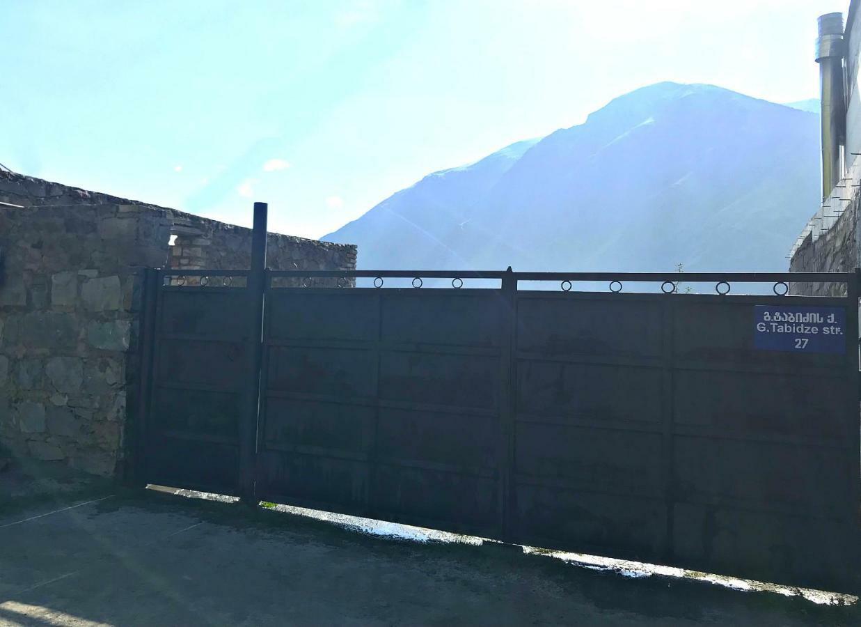 Hotel Piligrim Kazbegi Exterior foto